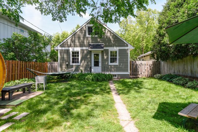 1716 Juliet Avenue, Saint Paul, MN 55105