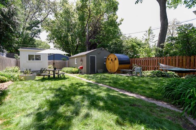 1716 Juliet Avenue, Saint Paul, MN 55105