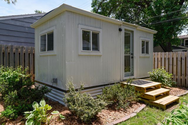 1716 Juliet Avenue, Saint Paul, MN 55105