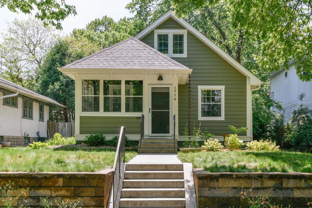 1716 Juliet Avenue, Saint Paul, MN 55105