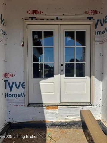 205 Locust Park Pl, Louisville, KY 40245