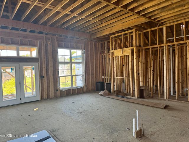 205 Locust Park Pl, Louisville, KY 40245