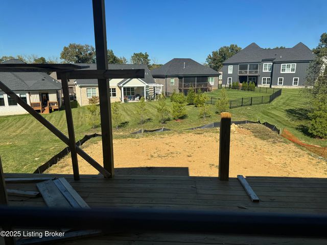 205 Locust Park Pl, Louisville, KY 40245