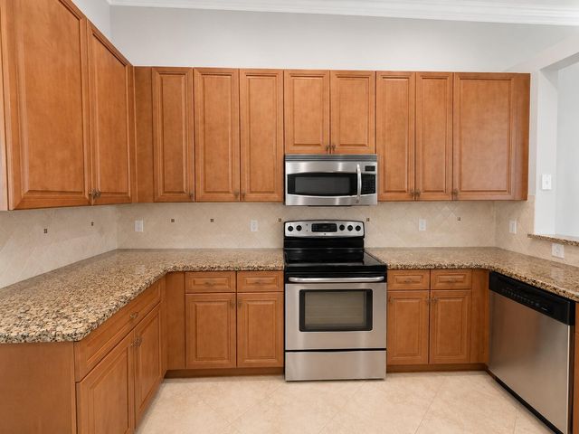 2224 NE 2ND Street, Pompano Beach, FL 33062