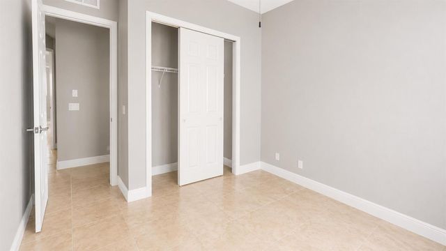 2224 NE 2ND Street, Pompano Beach, FL 33062