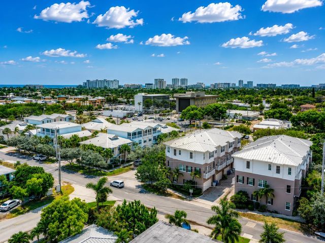 2224 NE 2ND Street, Pompano Beach, FL 33062