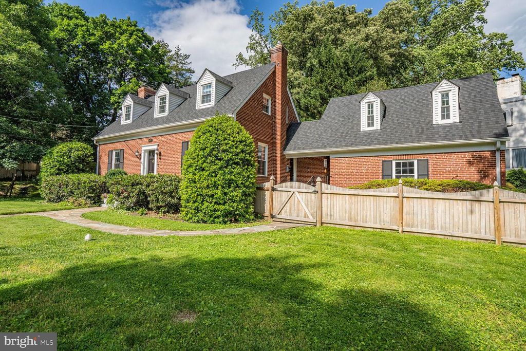 9701 CONNECTICUT AVE, Kensington, MD 20895