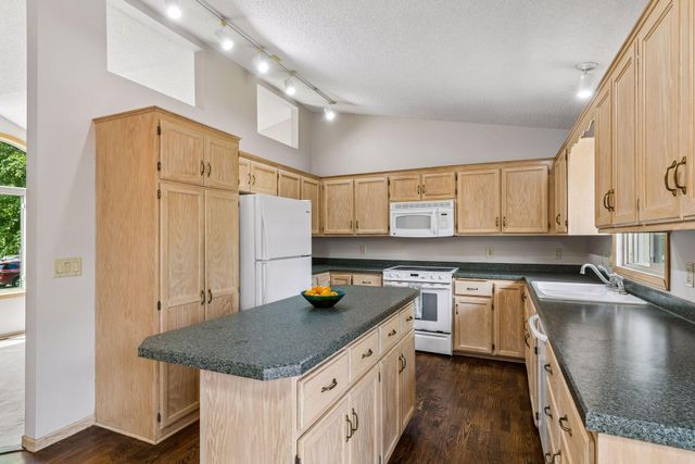5023 Helena Road N, Oakdale, MN 55128