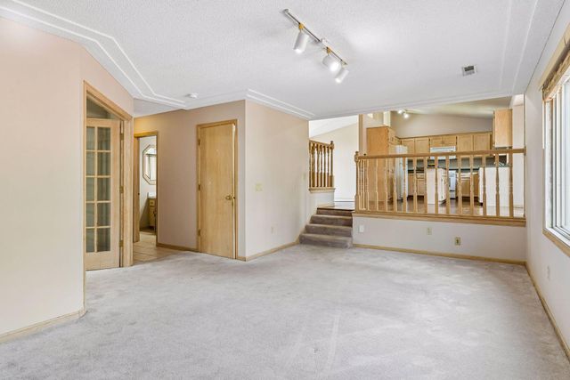 5023 Helena Road N, Oakdale, MN 55128