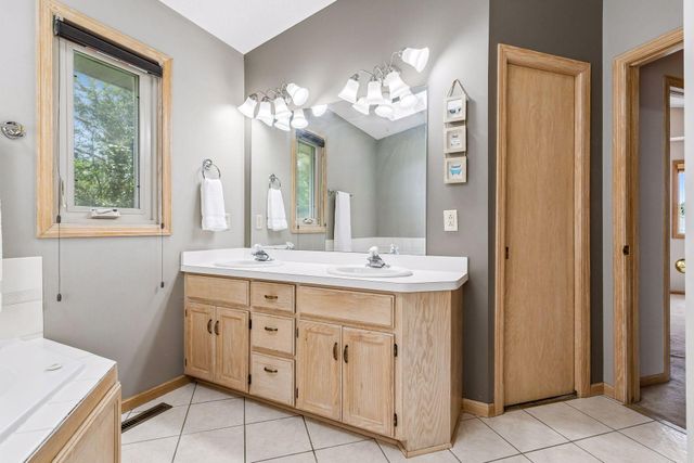 5023 Helena Road N, Oakdale, MN 55128