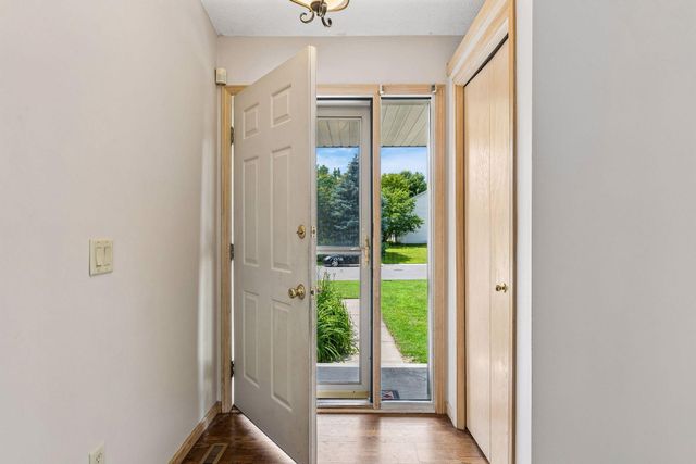 5023 Helena Road N, Oakdale, MN 55128