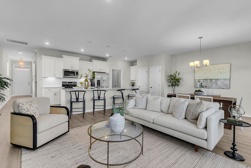 Image 7 of property listing at 130 Dahlberg Street, Summerville, SC 29483