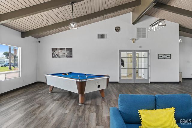 306 Kings Lane, Bakersfield, CA 93308