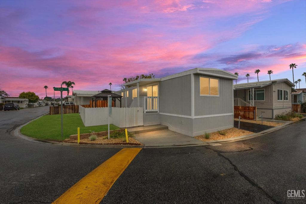 306 Kings Lane, Bakersfield, CA 93308