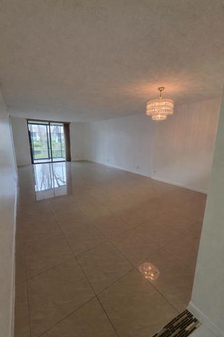 4725 Lucerne Lakes Boulevard E 106, Greenacres, FL 33467