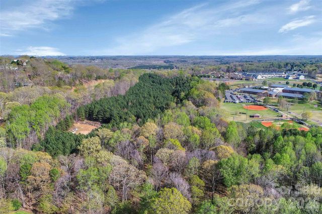 902 Hoke Trail, Cramerton, NC 28032