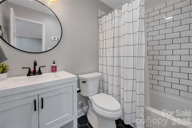 902 Hoke Trail, Cramerton, NC 28032