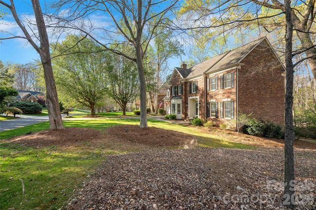 902 Hoke Trail, Cramerton, NC 28032