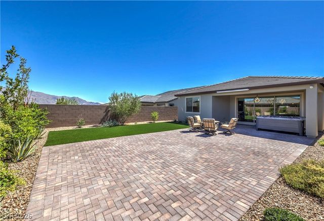 9584 SARD Lane, Las Vegas, NV 89143