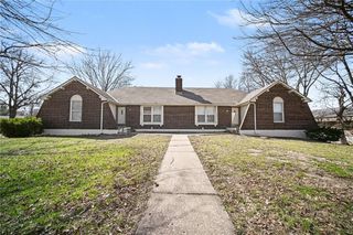 1001-1003 NW 12th St Street, Blue Springs, MO 64015