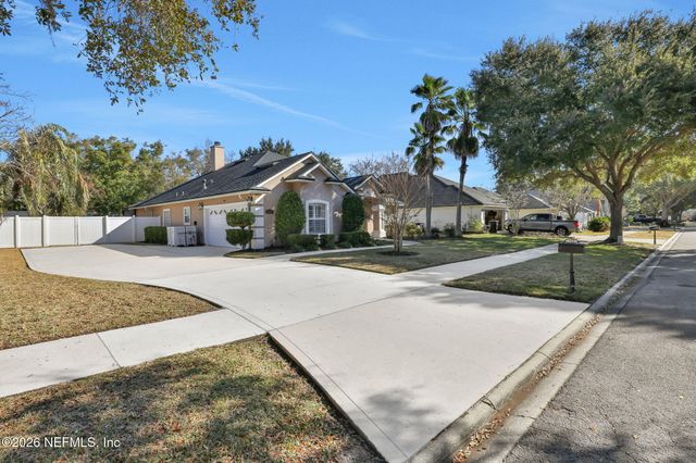 132 OAKWOOD PLANTATION Drive, Fleming Island, FL 32003