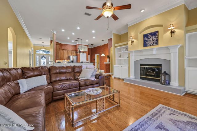 132 OAKWOOD PLANTATION Drive, Fleming Island, FL 32003