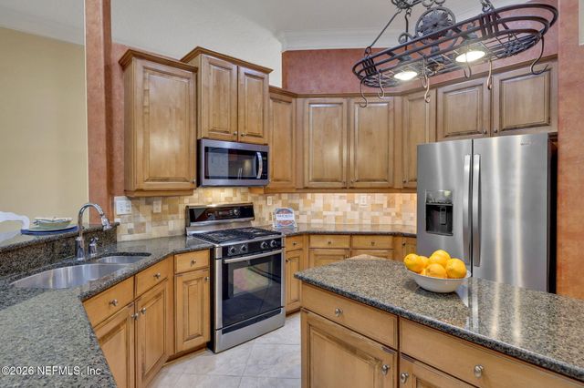 132 OAKWOOD PLANTATION Drive, Fleming Island, FL 32003