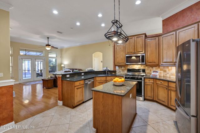 132 OAKWOOD PLANTATION Drive, Fleming Island, FL 32003