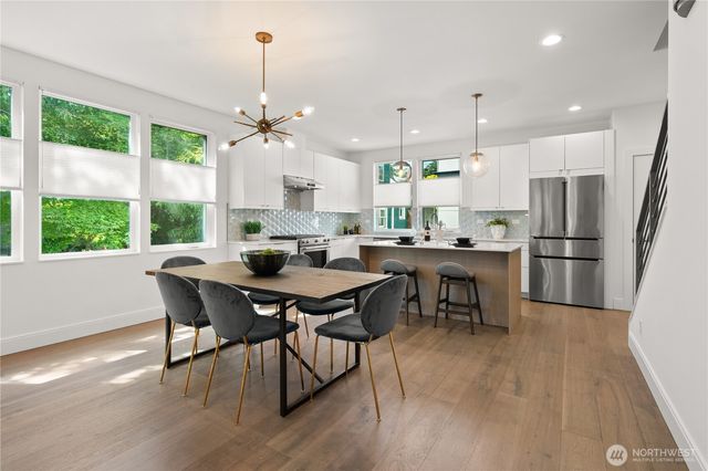 815 N 48th Street, Seattle, WA 98103