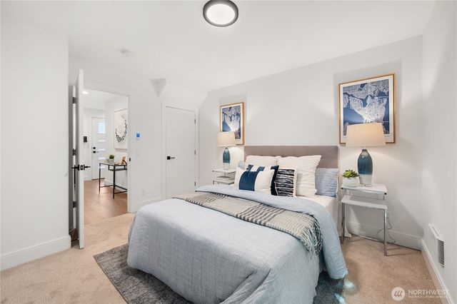 815 N 48th Street, Seattle, WA 98103