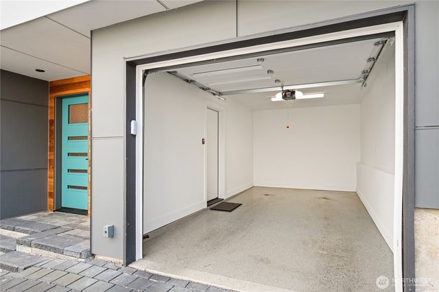 815 N 48th Street, Seattle, WA 98103