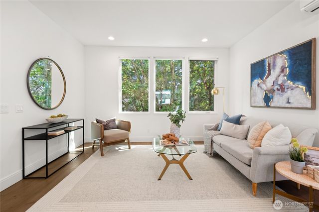815 N 48th Street, Seattle, WA 98103