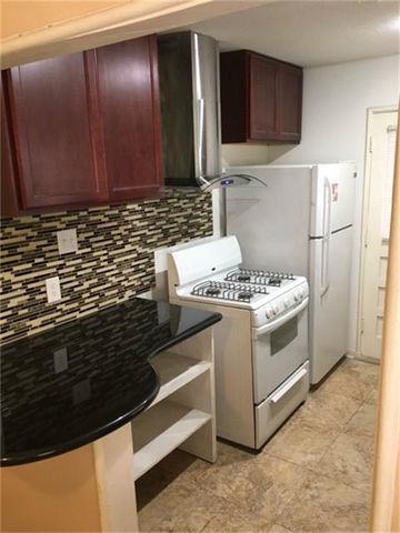 4336 Valerie Street, Bellaire, TX 77401