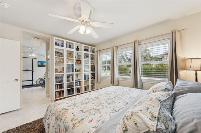 6 Cedar Lawn Circle, Galveston, TX 77551