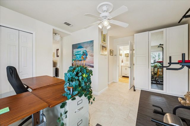 6 Cedar Lawn Circle, Galveston, TX 77551