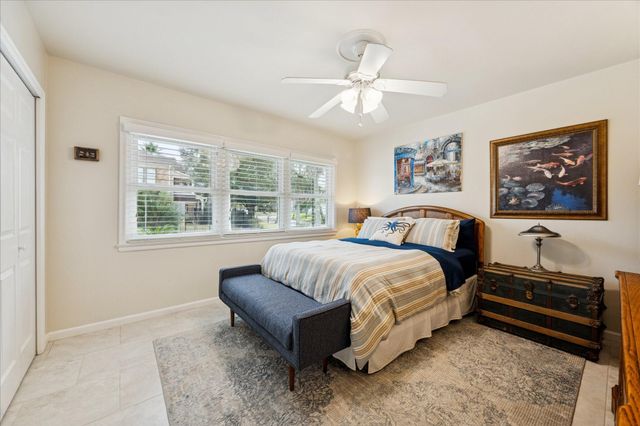 6 Cedar Lawn Circle, Galveston, TX 77551