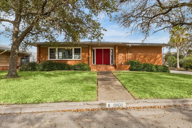 6 Cedar Lawn Circle, Galveston, TX 77551
