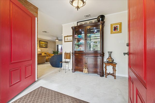 6 Cedar Lawn Circle, Galveston, TX 77551