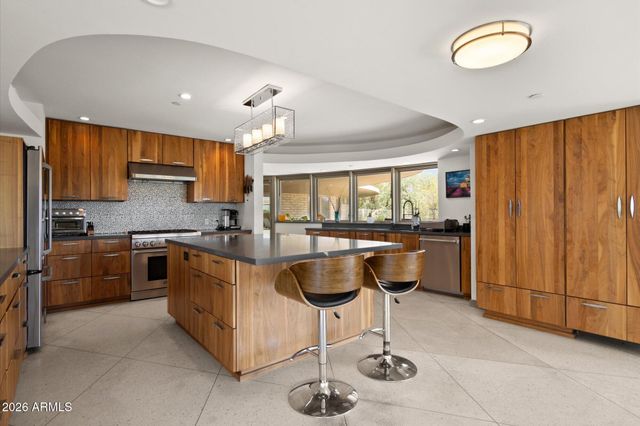 6111 N PALO CRISTI Road, Paradise Valley, AZ 85253