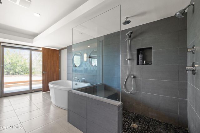 6111 N PALO CRISTI Road, Paradise Valley, AZ 85253