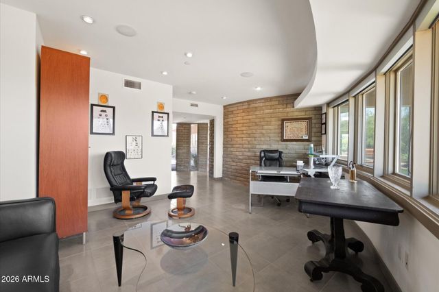 6111 N PALO CRISTI Road, Paradise Valley, AZ 85253