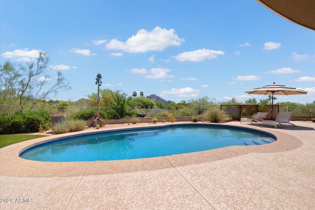 6111 N PALO CRISTI Road, Paradise Valley, AZ 85253
