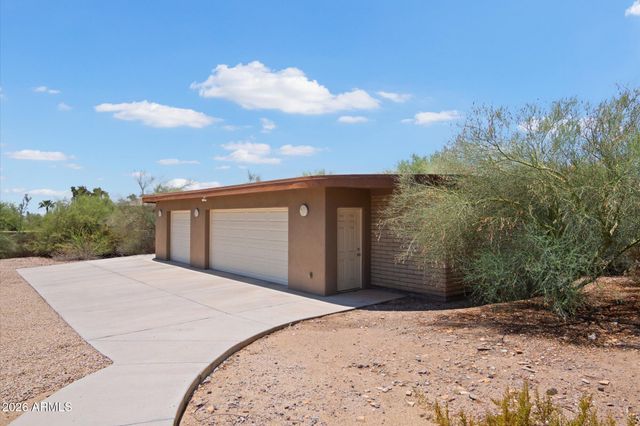 6111 N PALO CRISTI Road, Paradise Valley, AZ 85253