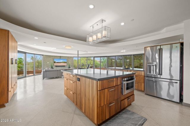 6111 N PALO CRISTI Road, Paradise Valley, AZ 85253