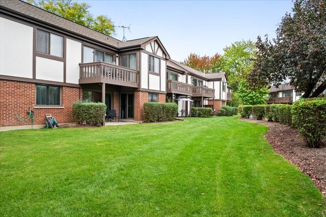 1221 Plum Tree Court D1, Schaumburg, IL 60193