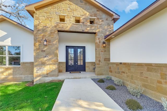 427 E Castleshoals DR, Granite Shoals, TX 78654