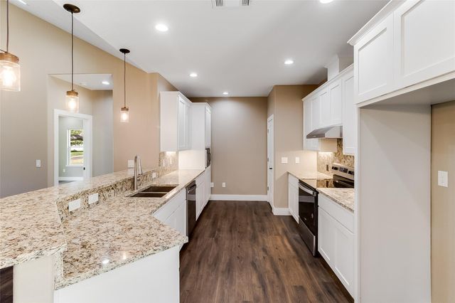 427 E Castleshoals DR, Granite Shoals, TX 78654