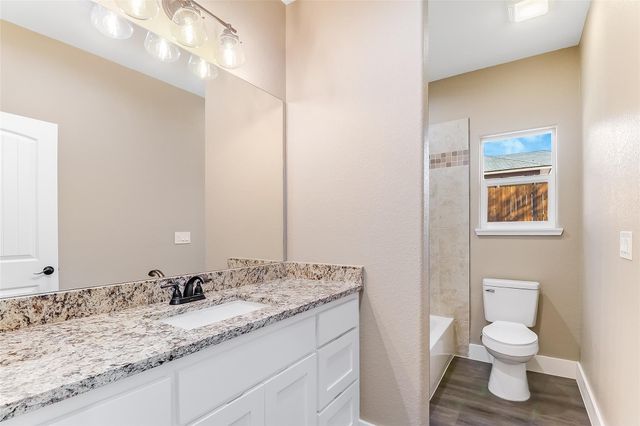 427 E Castleshoals DR, Granite Shoals, TX 78654