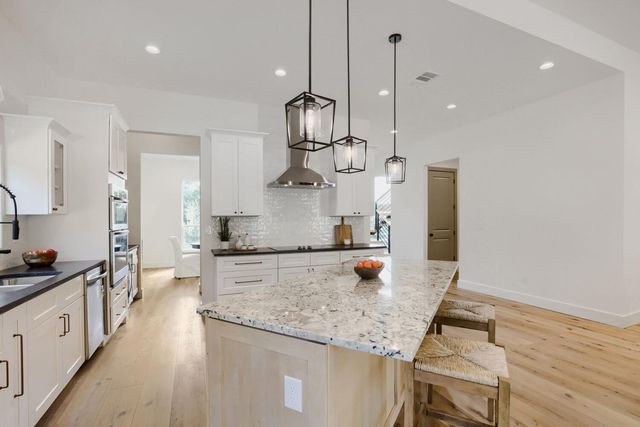 3405 Congress Ave, Lago Vista, TX 78645