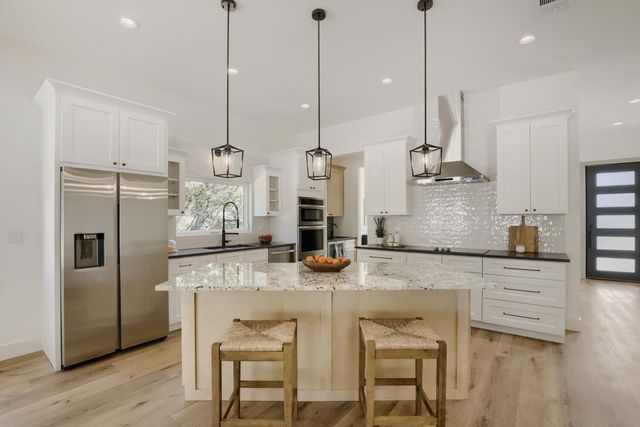 3405 Congress Ave, Lago Vista, TX 78645